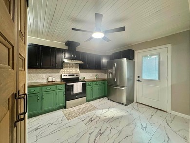 Welcome to this beautifully remodeled 2-bedroom, 1-bath home - photo 17