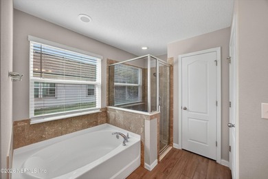 Beautiful 4BR/3BA home in desirable Alta Lakes! Built in 2020 - photo 22