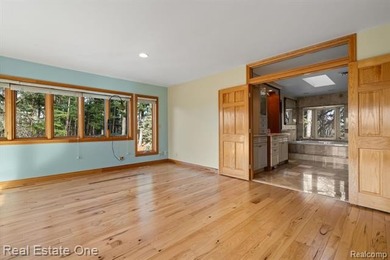 Livingston County's most magnificent property adorned by a solid - photo 35