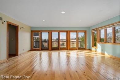 Livingston County's most magnificent property adorned by a solid - photo 44