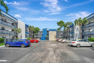 Welcome to the beautiful adult community of Holiday Springs! - photo 1