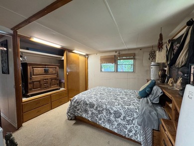 A spacious 2-bedroom, 2-bath mobile home located in the - photo 12