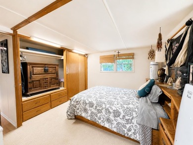 A spacious 2-bedroom, 2-bath mobile home located in the - photo 13