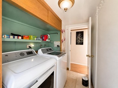 A spacious 2-bedroom, 2-bath mobile home located in the - photo 19