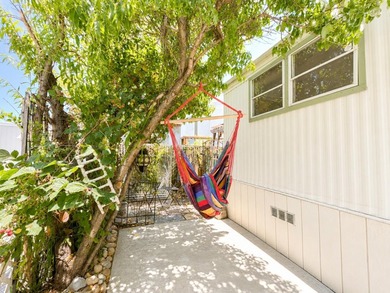 A spacious 2-bedroom, 2-bath mobile home located in the - photo 23