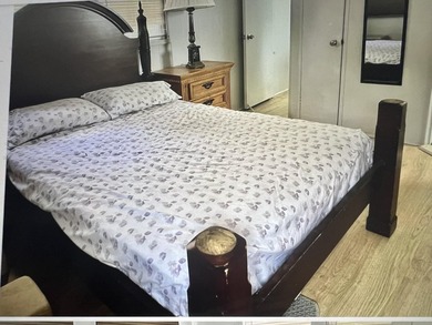 THIS IS A BEAUTIFUL SINGLE SIZE 2/2 MOBILE HOMES LOCATED IN A - photo 9