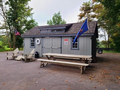 Prime commercial opportunity in a highly desirable location! - photo 2