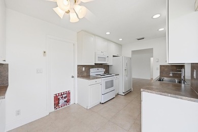 Meticulously updated and maintained, this beautiful 2Br/2Ba home - photo 12