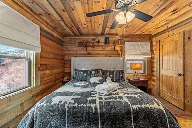Introducing a remarkable mountain cabin that perfectly captures - photo 18