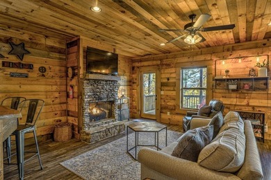 Introducing a remarkable mountain cabin that perfectly captures - photo 32