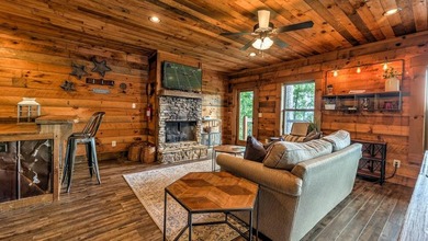 Introducing a remarkable mountain cabin that perfectly captures - photo 39