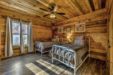 Introducing a remarkable mountain cabin that perfectly captures - photo 45