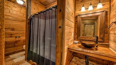 Introducing a remarkable mountain cabin that perfectly captures - photo 46
