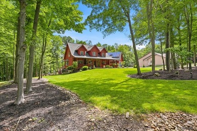 Spectacular Expedition Log home on three spacious lots in the - photo 4