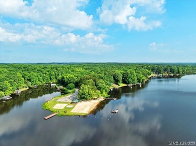 Welcome to this charming waterfront retreat offering the perfect - photo 4