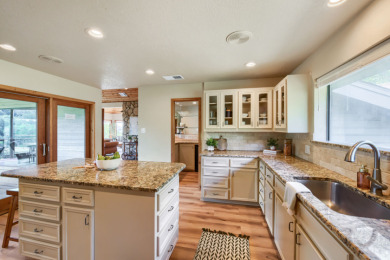 Multi level lake house on 3+ acres with Lake  views - photo 10