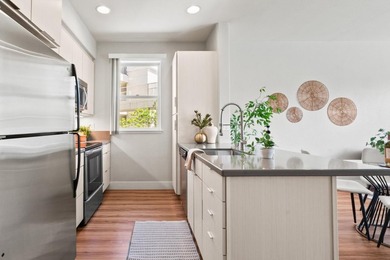 Experience the best of downtown Santa Cruz living in this - photo 14