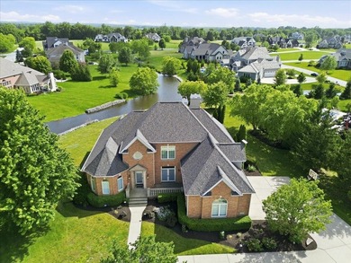 Timeless elegance defines this stately all-brick residence - photo 3