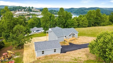 New Construction with lake views!!! Experience luxury living in - photo 4