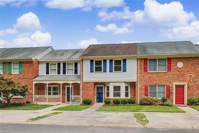 Best buy in Yorktown VA USA! Move-in ready! 2 story, 2 bedrooms - photo 1