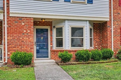 Best buy in Yorktown VA USA! Move-in ready! 2 story, 2 bedrooms - photo 4