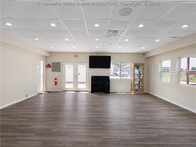 Historic riverfront home offering 1,967 sq ft on a .30-acre flat - photo 11