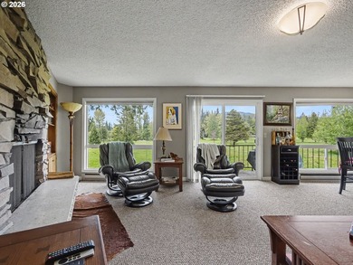 Experience resort style living in this upper-level 2 bedroom, 2 - photo 11