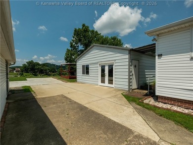 Historic riverfront home offering 1,967 sq ft on a .30-acre flat - photo 13