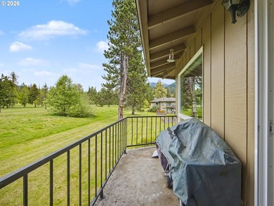 Experience resort style living in this upper-level 2 bedroom, 2 - photo 13