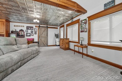 Beautifully maintained lakefront home offering 40 feet of - photo 15