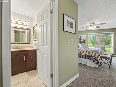 Experience resort style living in this upper-level 2 bedroom, 2 - photo 16