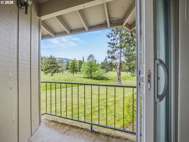 Experience resort style living in this upper-level 2 bedroom, 2 - photo 21