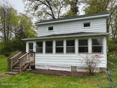 Lily Lake Home For Sale in Wapwallopen Pennsylvania