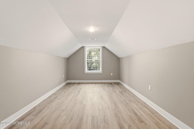 NEW CONSTRUCTION! Check out this newly built home in the highly - photo 31