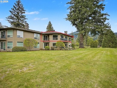 Experience resort style living in this upper-level 2 bedroom, 2 - photo 31