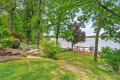 Beautifully maintained lakefront home offering 40 feet of - photo 33