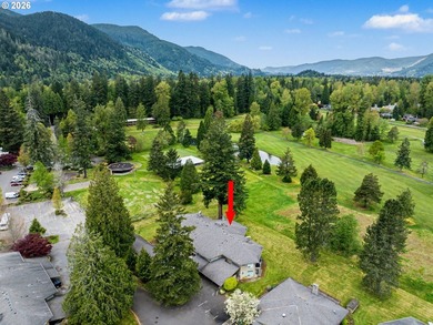 Experience resort style living in this upper-level 2 bedroom, 2 - photo 35