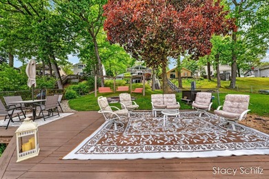 Beautifully maintained lakefront home offering 40 feet of - photo 39