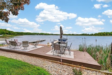 Beautifully maintained lakefront home offering 40 feet of - photo 41
