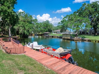 Wake up to peaceful water views and the laid back lifestyle - photo 41