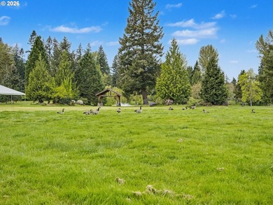 Experience resort style living in this upper-level 2 bedroom, 2 - photo 43