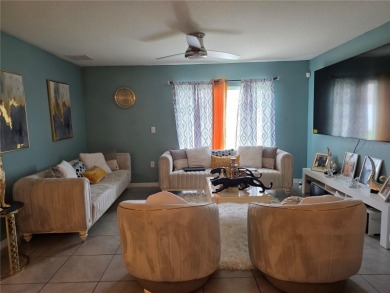 Spacious 5-Bedroom Home in Desirable Shell Cove, Ruskin! ? - photo 3