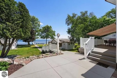 Houghton Lake Home For Sale in Houghton Lake Michigan