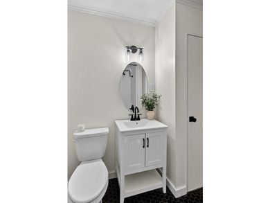 NEWLY REMODELED HOME WITH TWO GARAGES!Welcome to this charming - photo 18