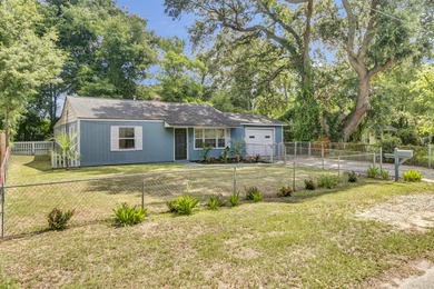 NEWLY REMODELED HOME WITH TWO GARAGES!Welcome to this charming - photo 34
