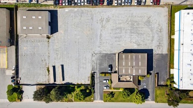Rare opportunity to acquire two adjacent light industrial - photo 7