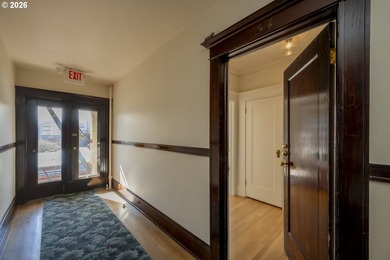 BEAUTIFULLY RENOVATED BALL PARC AMERICAN Welcome home to this