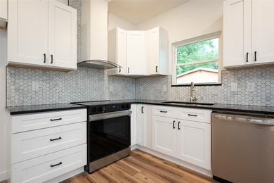 BRAND NEW BUILD! Located in the Copeland community, this 3 - photo 7