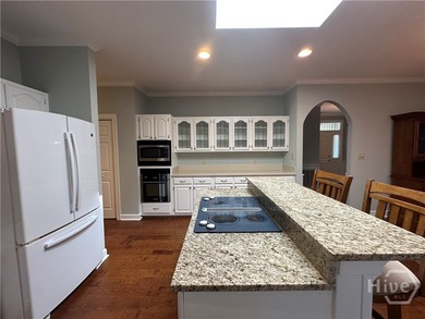 Move in ready 3 bedrrom 2 bath home with partial water view - photo 9