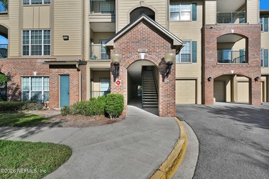 This beautifully updated third-floor unit offers a spacious - photo 3